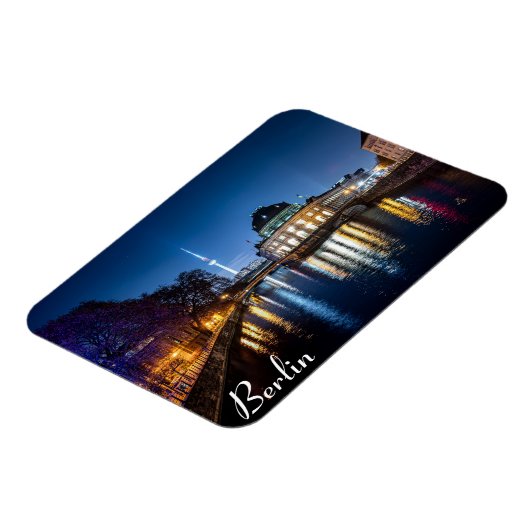 ドイツのベルリンにあるテレビ塔と博物館の島 マグネット (左側)