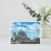 ドイツのベルリンにあるベルリンの大聖堂とテレビ塔 ポストカード (スタンド正面)