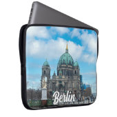 ドイツのベルリンにあるベルリンの大聖堂とテレビ塔 ラップトップスリーブ (正面右)