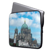 ドイツのベルリンにあるベルリンの大聖堂とテレビ塔 ラップトップスリーブ (正面左)