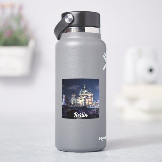 ドイツのベルリンにあるTVタワーとベルリン大聖堂 シール (HydroFlask)