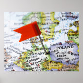 ドイツのベルリンに配置された地図のピン ポスター (正面)