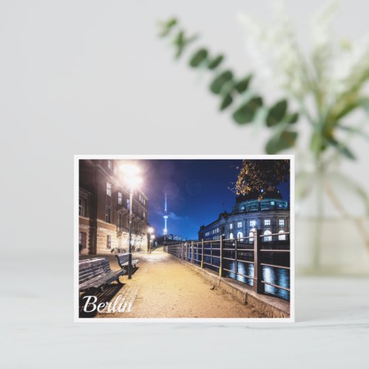 ドイツのベルリンのシュリー川近くのベンチ ポストカード (スタンド正面)