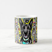 ドイツのポップ・アートの羊飼いアートGSD、黄色の赤の青 コーヒーマグカップ (中央)