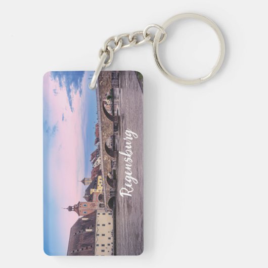 ドイツのレーゲンスブルクにある歴史的な旧市街 キーホルダー (裏面)