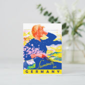 ドイツの夏のフィールドで青いドレスを着た女性 ポストカード (スタンド正面)