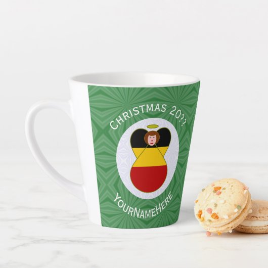 ドイツの天使クリスマスフラグ パーソナライズ カフェラテマグ (インサイチュ)