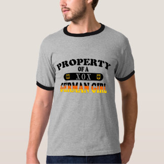 ドイツの女の子の特性 Tシャツ