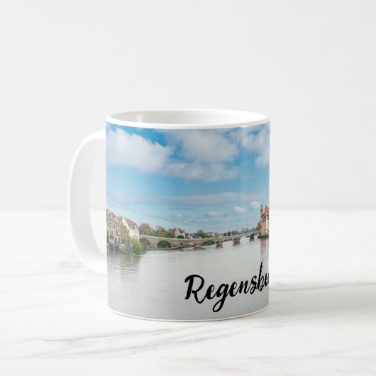 ドイツの歴史的な旧市街、レーゲンスブルク コーヒーマグカップ (正面左)