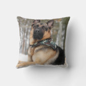 ドイツの羊飼いが雪の中で クッション (裏面)