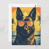 ドイツの羊飼いでサングラスを持ったビーチ ポストカード (正面/裏面)