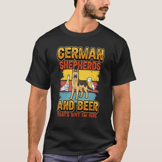 ドイツの羊飼いとビールだから犬を Tシャツ (正面)