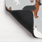 ドイツの羊飼いの骨と前足 マウスパッド (コーナー)