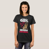 ドイツの羊飼いを愛する女の子 Tシャツ (正面フル)