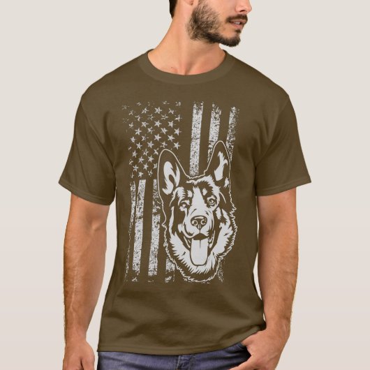 ドイツの羊飼いアメリカ合衆国国旗の犬の恋人 Tシャツ (正面)
