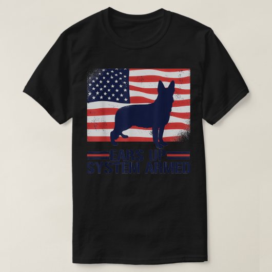 ドイツの羊飼いアメリカ国旗がシステムを武装して耳を傾ける Tシャツ (デザイン正面)