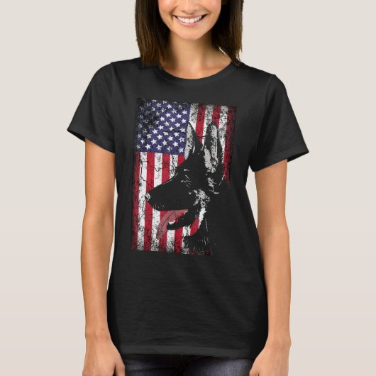 ドイツの羊飼いアメリカ国旗のドッグメンズ Tシャツ (正面)