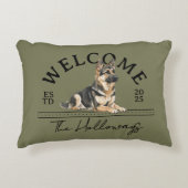 ドイツの羊飼いカスタム家族の名前ようこそ アクセントクッション (正面)