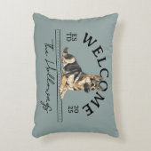 ドイツの羊飼いカスタム家族の名前ようこそ アクセントクッション (正面(垂直))