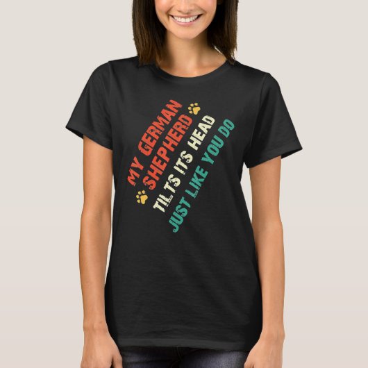 ドイツの羊飼いティルトのヘッドアパレル犬のオーナー Tシャツ (正面)