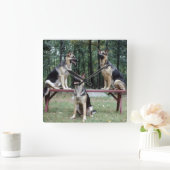 ドイツの羊飼い三人が壁時計をポーズ付け スクエア壁時計 (ホーム)