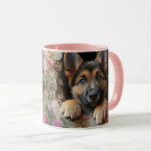 ドイツの羊飼い子犬のマグとフローラデザイン- マグカップ (正面右)