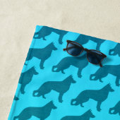 ドイツの羊飼い犬のシルエットのパターン ビーチタオル (インサイチュ)