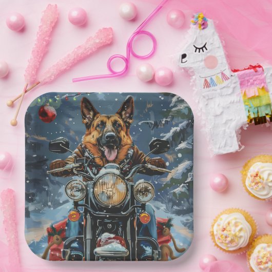 ドイツの羊飼い犬オートバイのクリスマスに乗る ペーパープレート (パーティー)