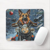 ドイツの羊飼い犬オートバイのクリスマスに乗る マウスパッド (マウス)