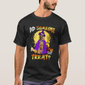 ドイツの羊飼い犬ハロウィーンは誰かがTreaと言った Tシャツ (正面)