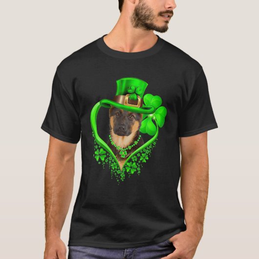 ドイツの羊飼いSt patricks day恋人アイリッシュシャーマー Tシャツ (正面)