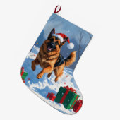 ドイツの走シェパードの雪とクリスマス帽子 ラージクリスマスストッキング (正面 (吊り時))