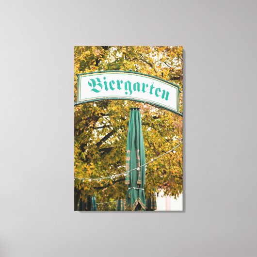 ドイツのBiergarten Signの外 キャンバスプリント (正面)