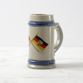 ドイツのundザールラント州Flaggenのgekreuzt ビールジョッキ (正面右)