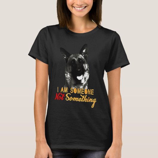 ドイツ人の羊飼いは何でもない Tシャツ (正面)