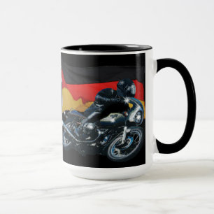 ドイツ国旗とバイクのライダー マグカップ