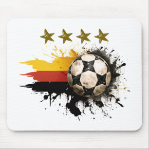 ドイツ国旗と四つの金の星を持つサッカーボール マウスパッド
