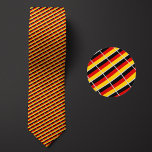 ドイツ国旗 ネクタイ<br><div class="desc">ドイツ国旗Pattern Necktieは、巧みな角度のデザインを使用して国の国の色を遠くからハイライト。詳細な調査の際に、小さな旗のシームレスな繰り返しパターンは、国の国の旗を審美的に喜ばしい方法で示す。</div>