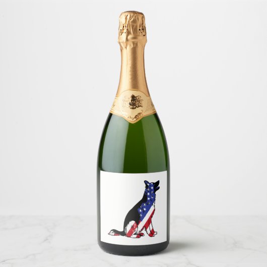 ドイツ羊飼いアメリカ国旗の愛国犬 スパークリングワインラベル (正面)