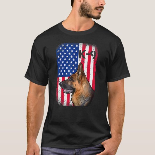 ドイツ羊飼い愛国米国国旗K 9ユニット Tシャツ (正面)