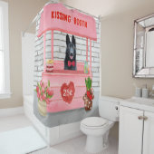 ドイツ羊飼い犬バレンタインデーキスをするス シャワーカーテン (インサイチュ)