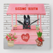 ドイツ羊飼い犬バレンタインデーキスをするス スクエア壁時計 (正面)
