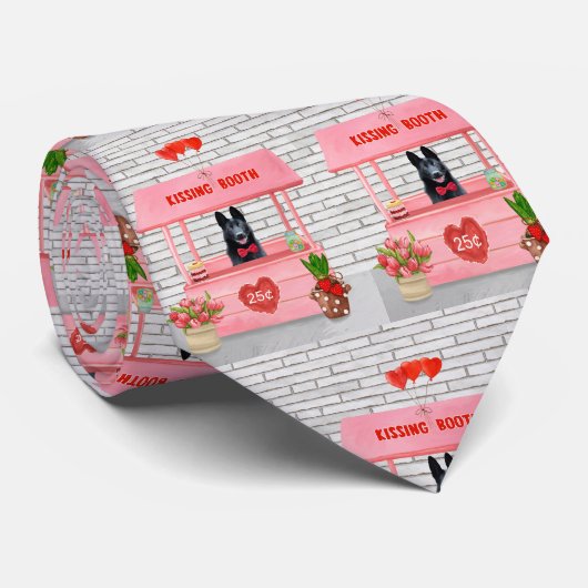 ドイツ羊飼い犬バレンタインデーキスをするス ネクタイ (ロール)