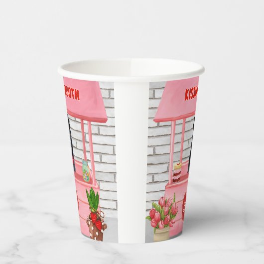 ドイツ羊飼い犬バレンタインデーキスをするス 紙コップ (左)