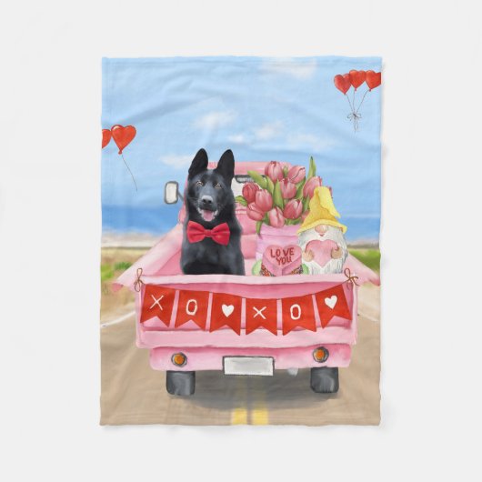ドイツ羊飼い犬バレンタインデートラックハート フリースブランケット (正面)