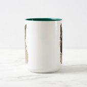 ドイツ遊の羊飼い時間とマグカップ ツートーンマグカップ (中央)