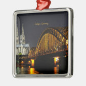 ドイツ、ケルンのナイトライト メタルオーナメント (左)