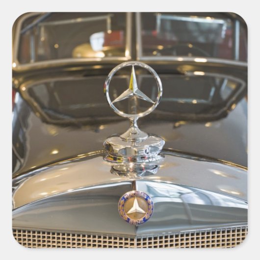 ドイツ、シュトゥットガルト、バーデン=ウルテンベルク。メルセデス スクエアシール (正面)