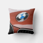 ドイツ、バイエルン・バイエルン、ミュンヘン。BMWウェルトカー2 クッション (裏面)