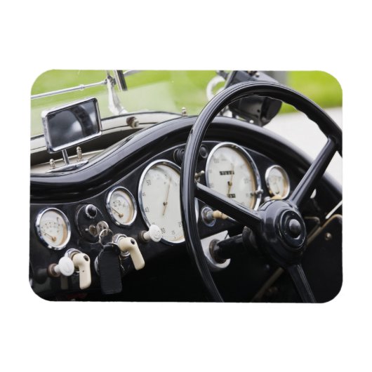 ドイツ、バイエルン・バイエルン、ミュンヘン。BMWウェルトカー3 マグネット (横)